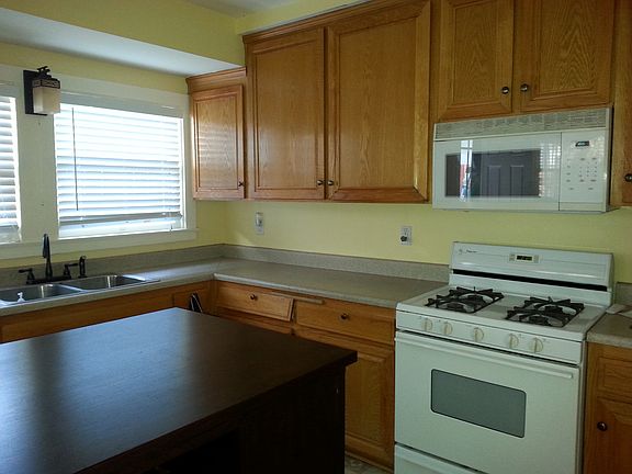 2nd image of 235 E Colorado Blvd
