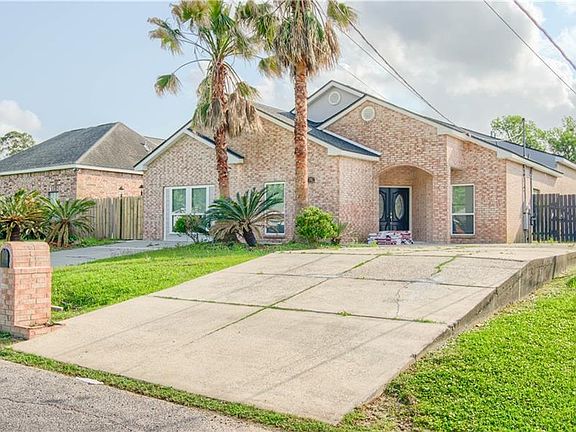4th image of 705 Camelia Ave