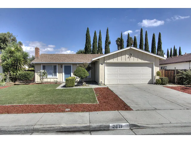 2811 Cramer Cir photo 1
