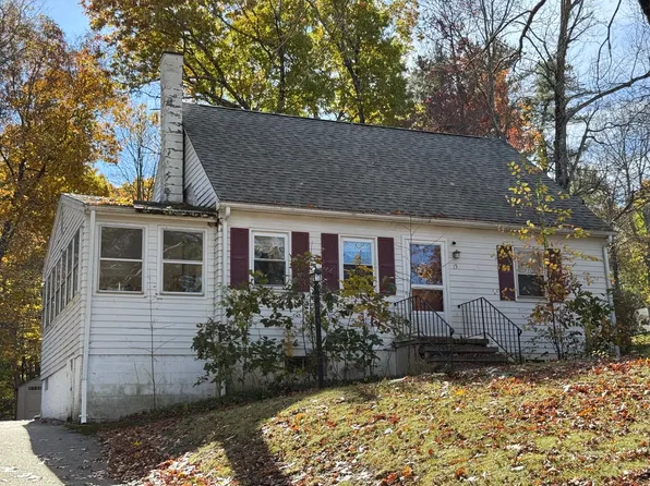 15 Vista Ln, Southbridge, MA 01550