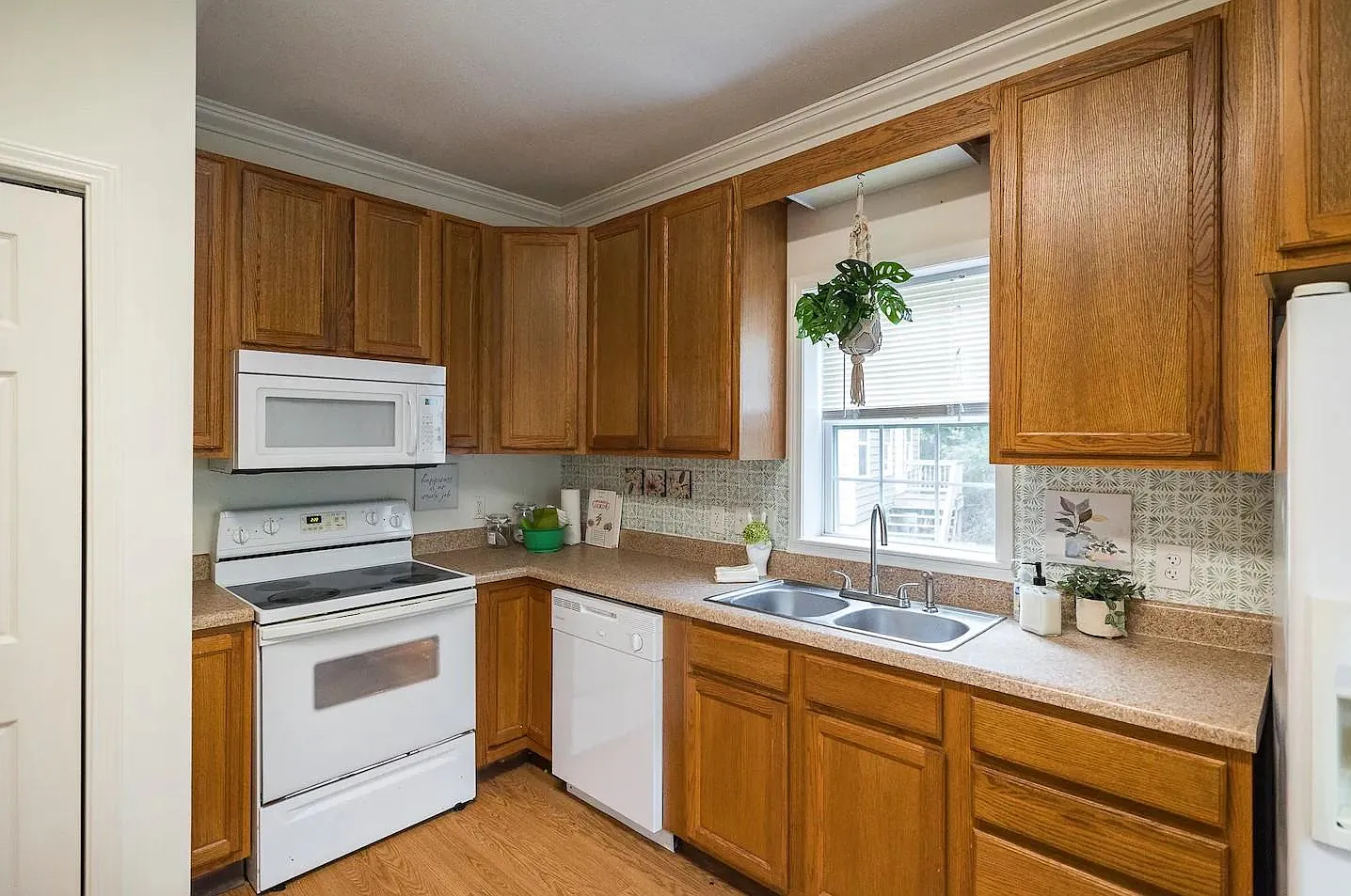 275 Arch St — Photo 4