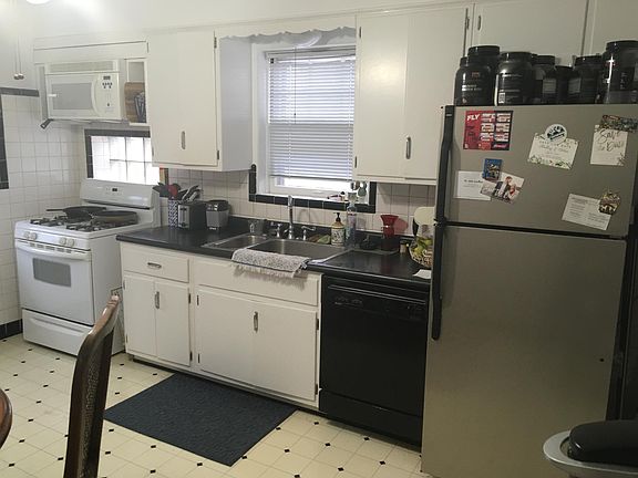 3rd image of 7529 Hoover Ave