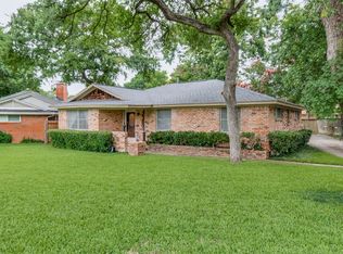 2380 Fenestra Dr, Dallas, TX 75228