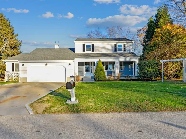 32 Jane Ln, Bristol, RI 02809