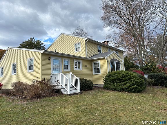 3rd image of 5 Colonial Drive