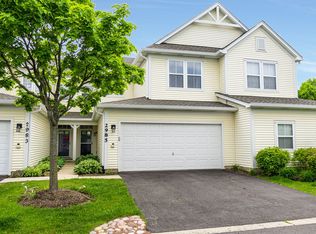 2985 Falling Waters Ln, Lindenhurst, IL 60046