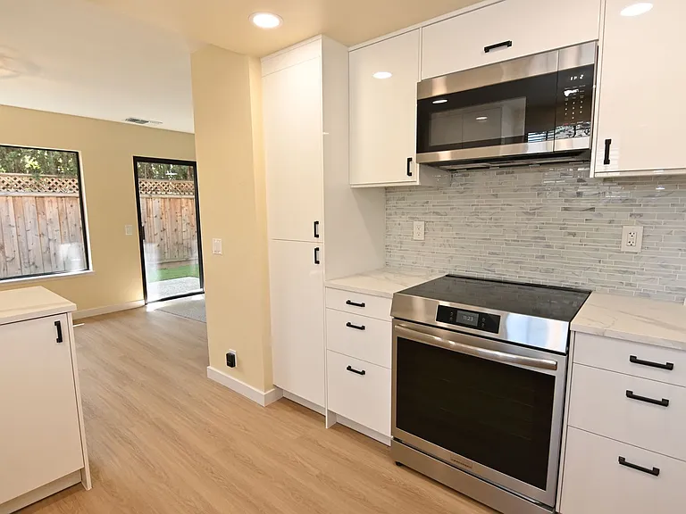 347 W Rincon Ave #E — Photo 7
