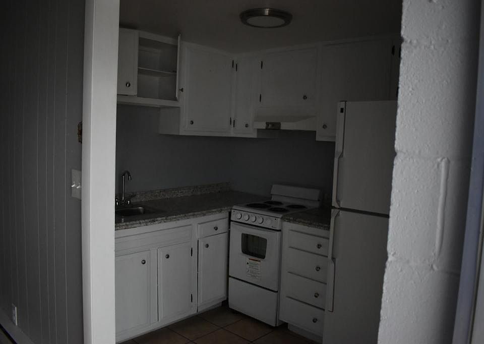 1st image of 2801 W Walnut St APT 1
