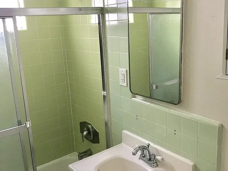 11844 Mayfield Ave — Photo 8