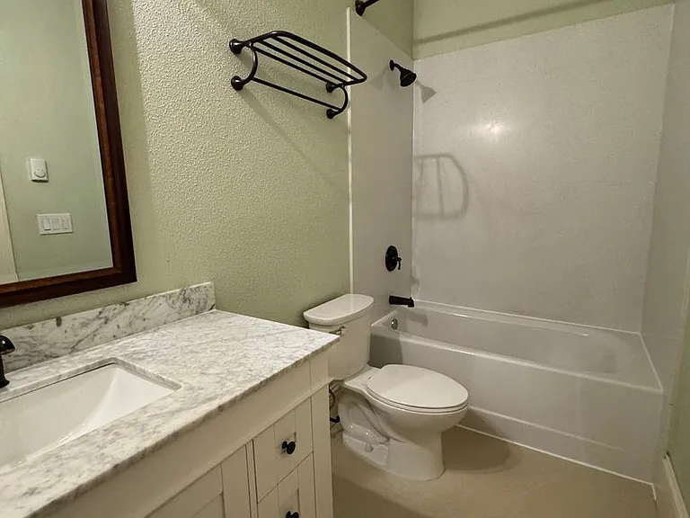524 E Main St #207 — Photo 9