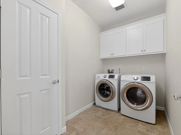 1005 S Fowler Ln — Photo 20