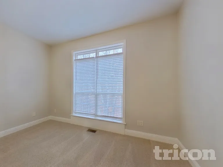 4325 Foxfire Ct — Photo 11