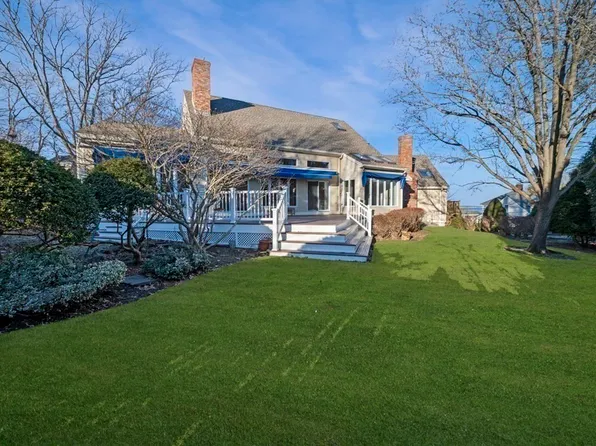 8 Edgemere Rd, Marblehead, MA 01945