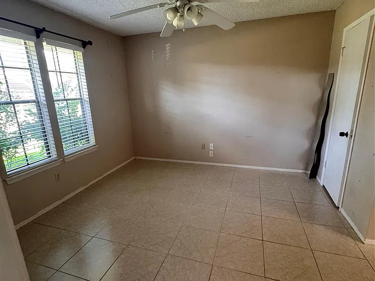 3423 Pecan Point Dr — Photo 6