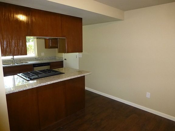 4th image of 2430 Lodgepole Dr SE