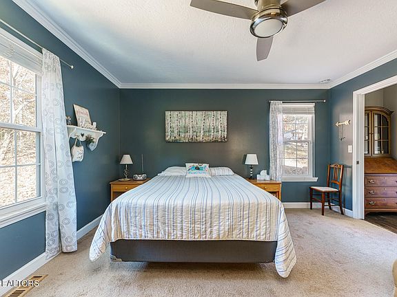 4th image of 2318 Arch Rock Dr