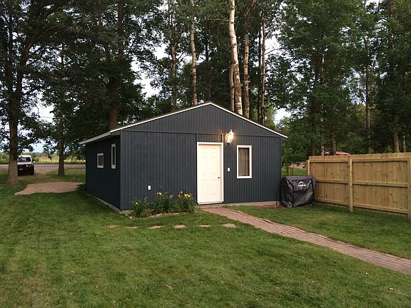 2 Stall Garage - Cabin Side