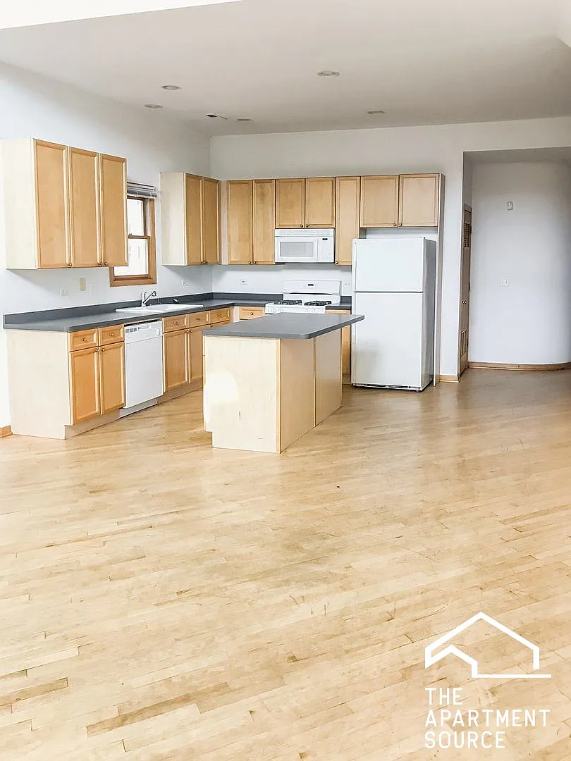 Building Photo - 2717 N Wayne Ave #3N