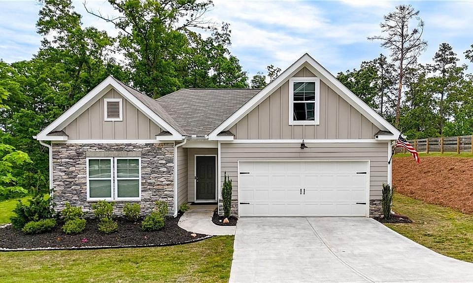 1st image of 437 Tom Avery Dr