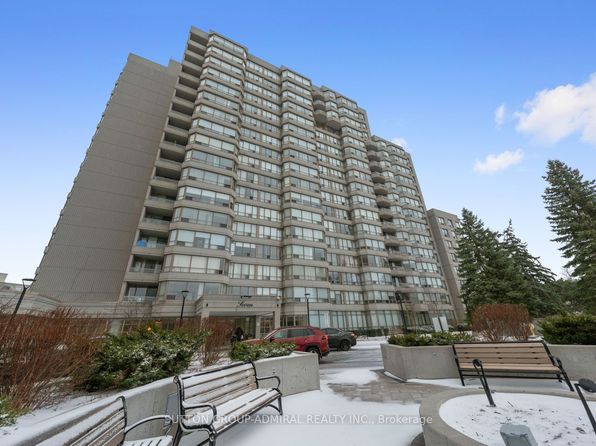 7 Townsgate Dr #304, Vaughan, ON L4J 7Z9