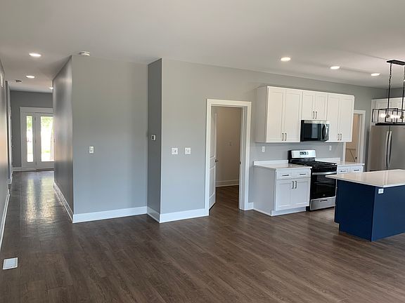 4th image of 1511 6th St