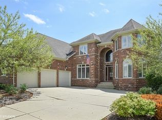 35 E Sandstone Ct, South Elgin, IL 60177