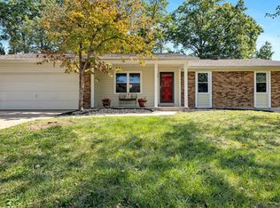 21 Chauser Dr, Saint Peters, MO 63376
