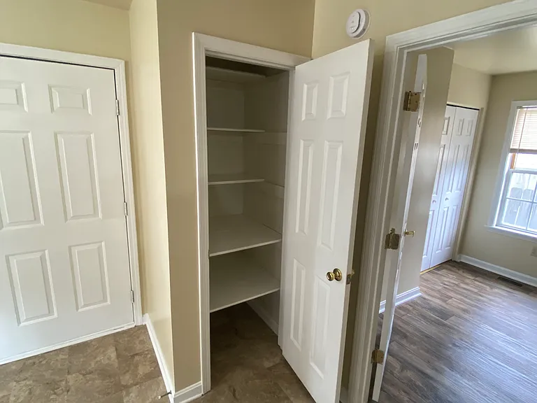 1727 Baird St — Photo 16