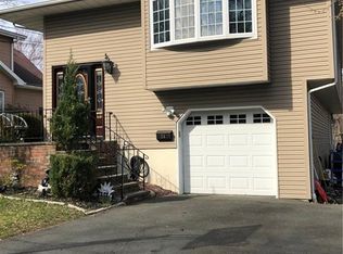 24 Schriever Ln, New City, NY