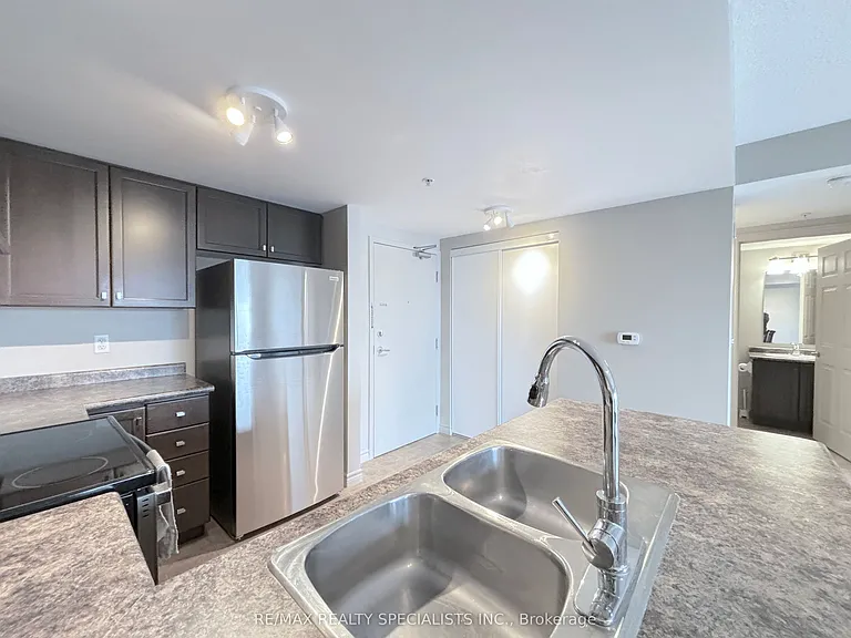43 Goodwin Dr #404 — Photo 5