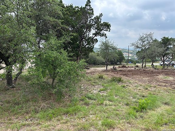 3rd image of LOT 165 Compass Rose LOT 165