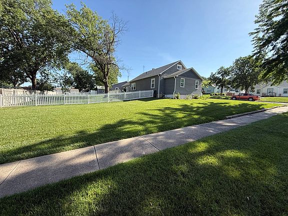 3rd image of 942 Union Ave