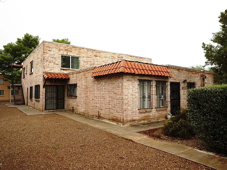6785 E Calle La Paz #B — Photo 1