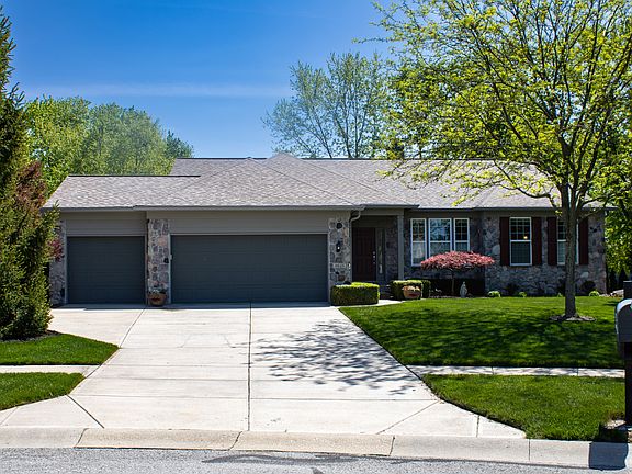 2nd image of 9025 Stonewick Cir
