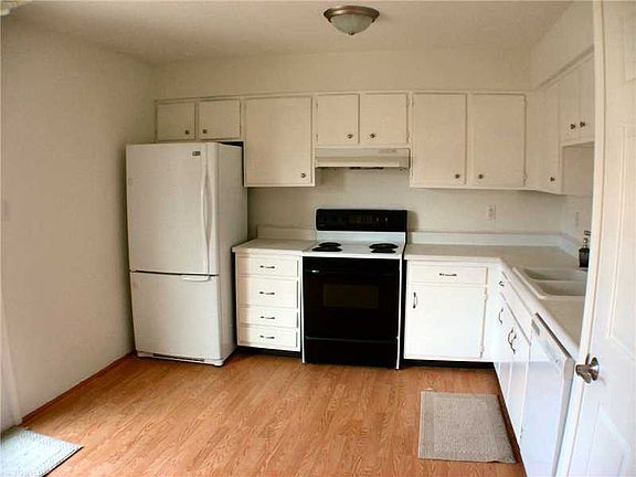 5th image of 6460 Park Central Way #6460C