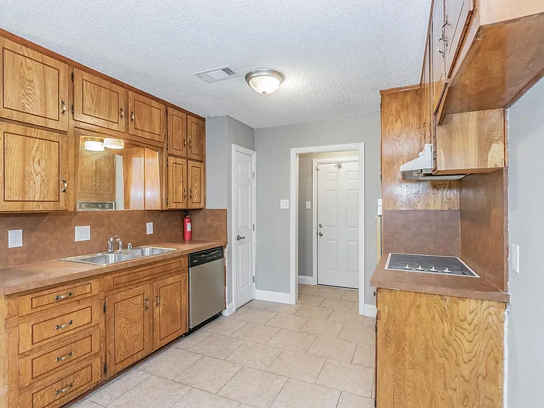 2013 Memphis Dr — Photo 29