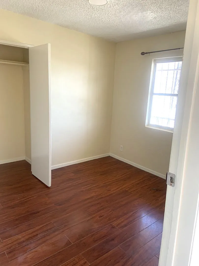 11418 S Main St-Unitan — Photo 3