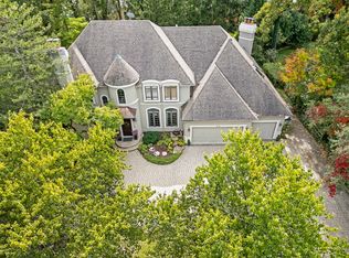 (Undisclosed Address), Hinsdale, IL 60521