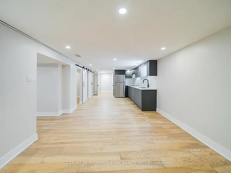 203 Toynbee Trl — Photo 36