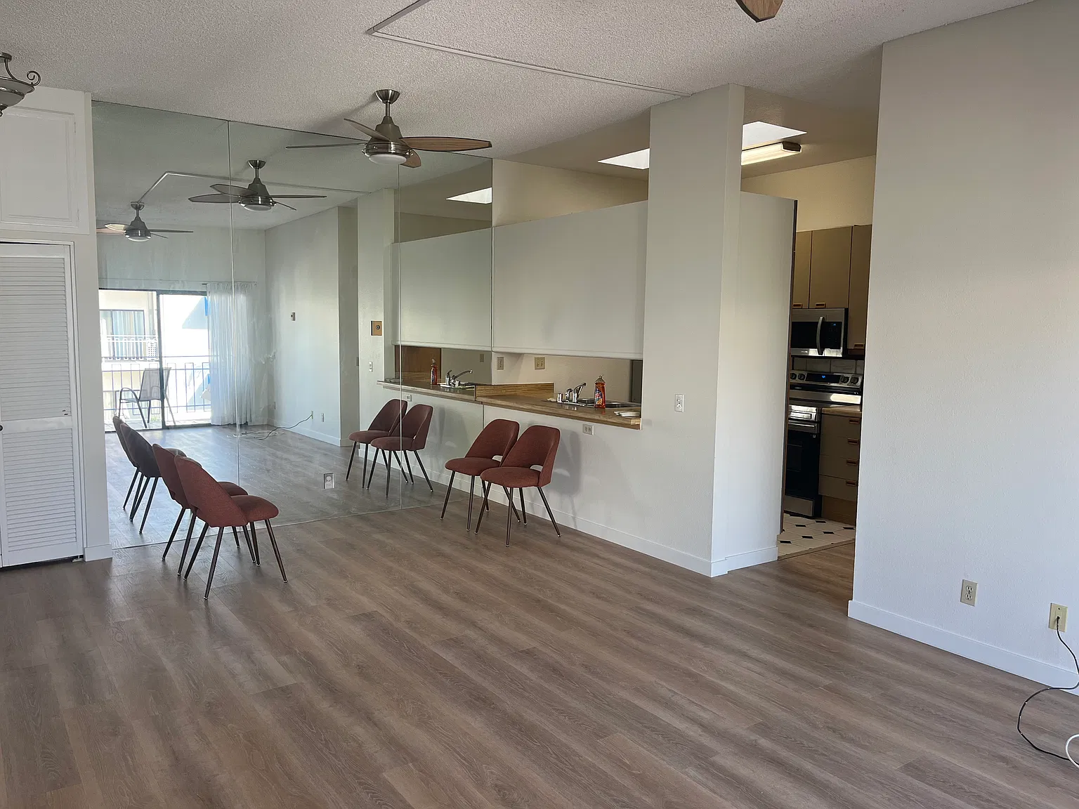 2 bed, 866 sqft, $1,850 — Photo 3