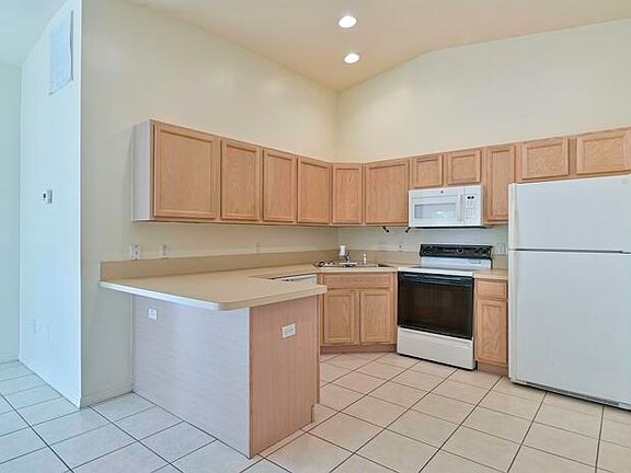 3rd image of 905 Abrams Blvd #A/b