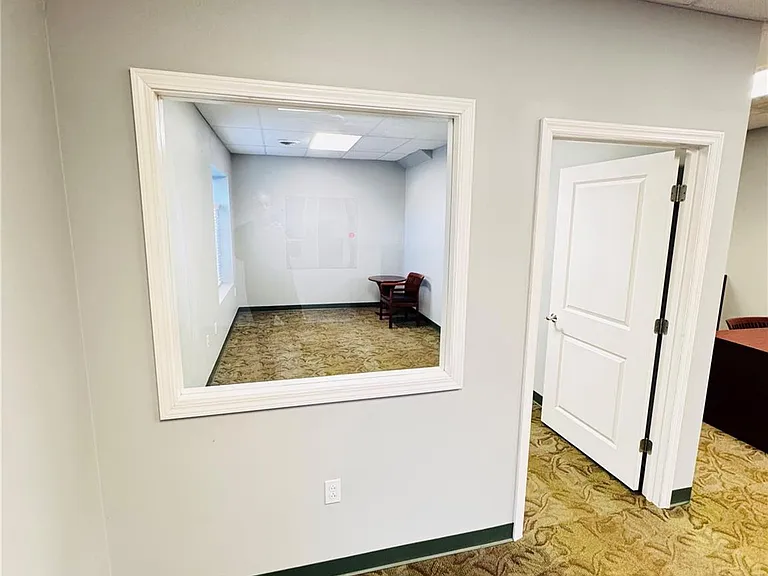 920 1st Capitol Dr — Photo 10