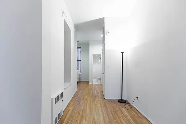 Rented by Bond New York | media 2