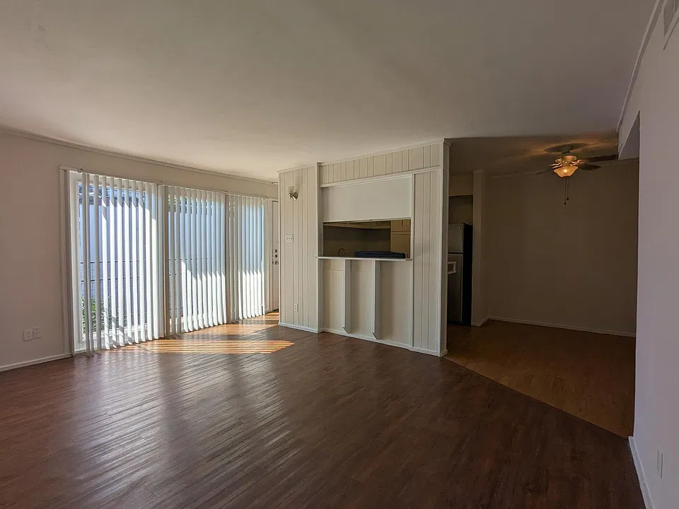 1000 Heights Blvd #15