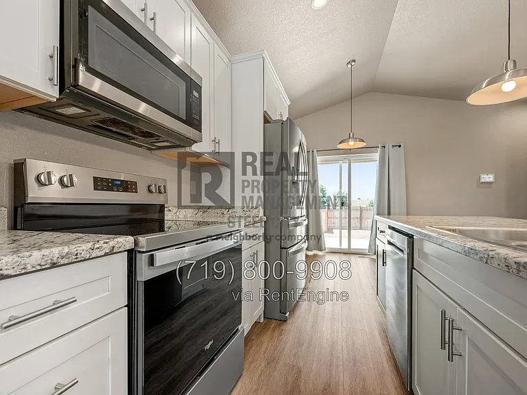 3002 W 22nd St — Photo 7