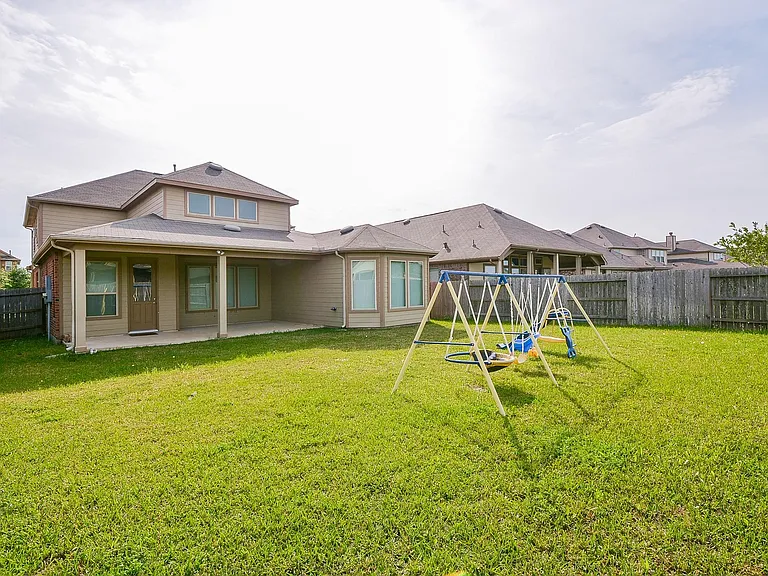 8019 Cheyenne Hills Trl — Photo 32