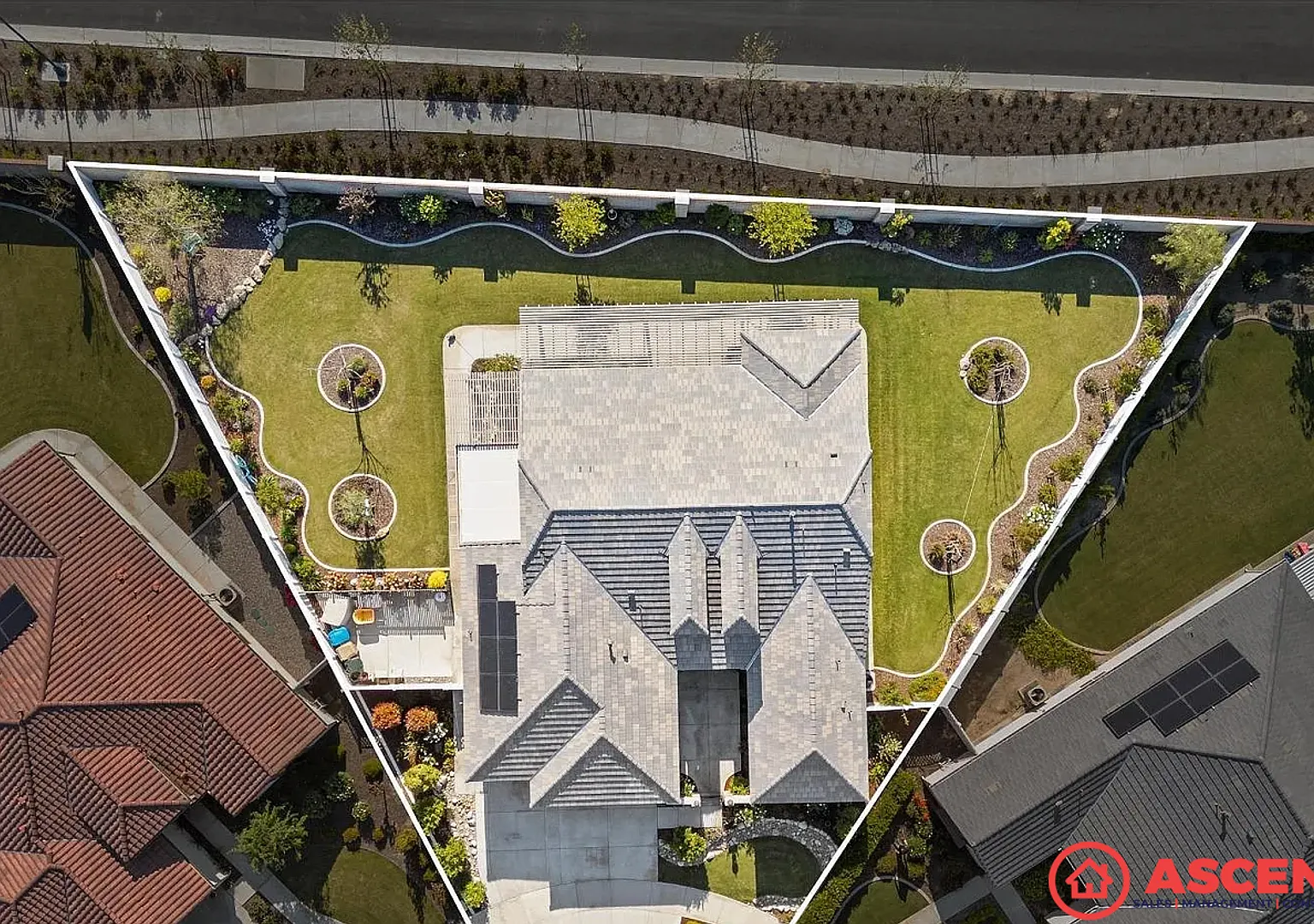 Comfortable & Welcoming 2BD/2BA Home in a Prestigious 55+ HOA Community! — Photo 2