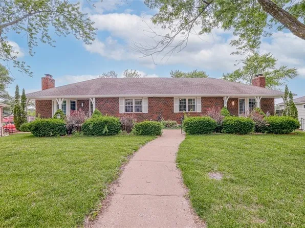 322 Melody A & B Ln, Lees Summit, MO 64063