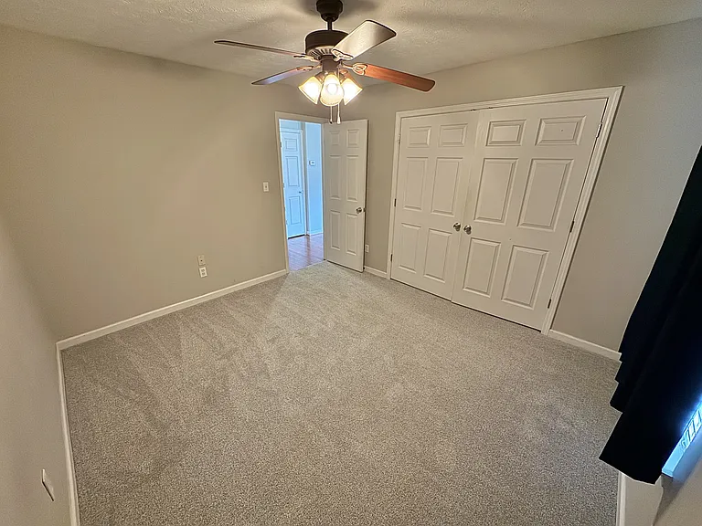 2237 Ross Ln — Photo 14