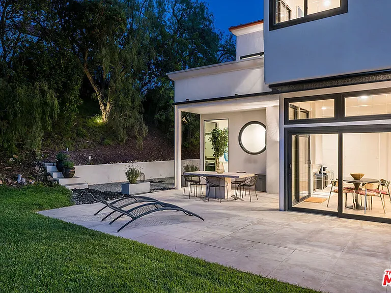 23458 W Moon Shadows Dr — Photo 60